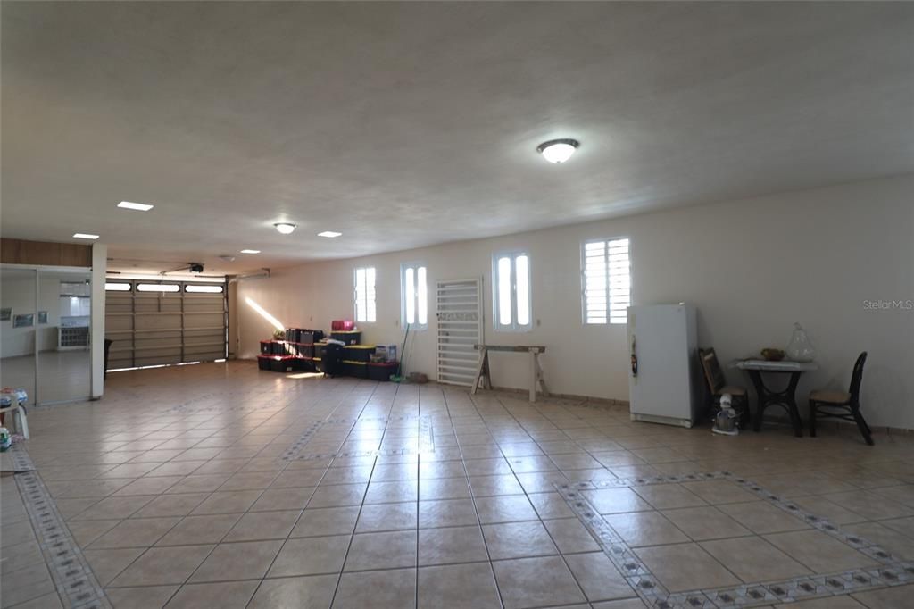 En Venta: $480,000 (3 camas, 2 baños, 2064 Pies cuadrados)