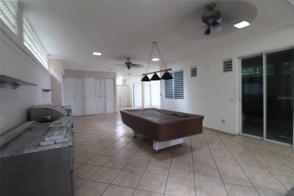 En Venta: $480,000 (3 camas, 2 baños, 2064 Pies cuadrados)