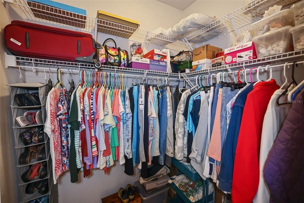 For Sale: $407,000 (3 beds, 2 baths, 1991 Square Feet)