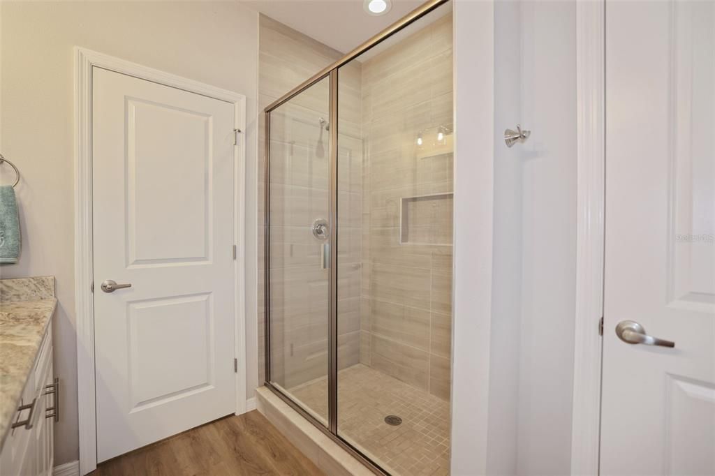 For Sale: $407,000 (3 beds, 2 baths, 1991 Square Feet)