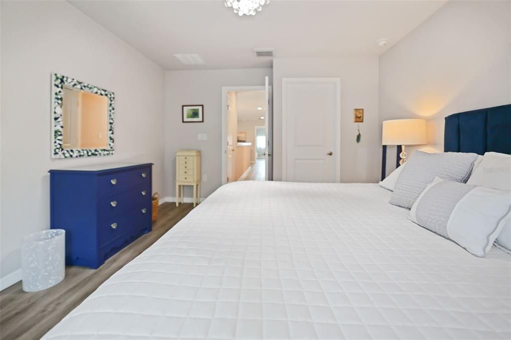 For Sale: $407,000 (3 beds, 2 baths, 1991 Square Feet)