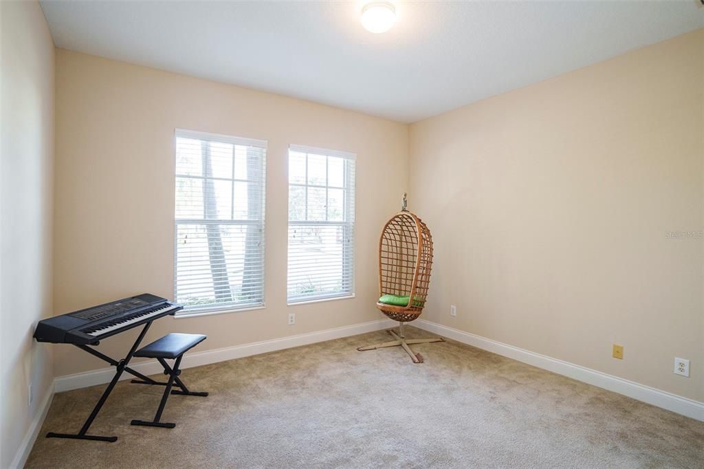 For Sale: $339,000 (3 beds, 2 baths, 1946 Square Feet)