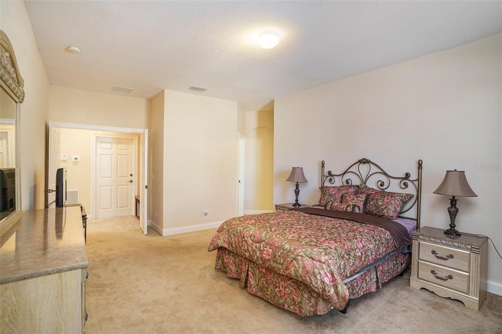 For Sale: $339,000 (3 beds, 2 baths, 1946 Square Feet)