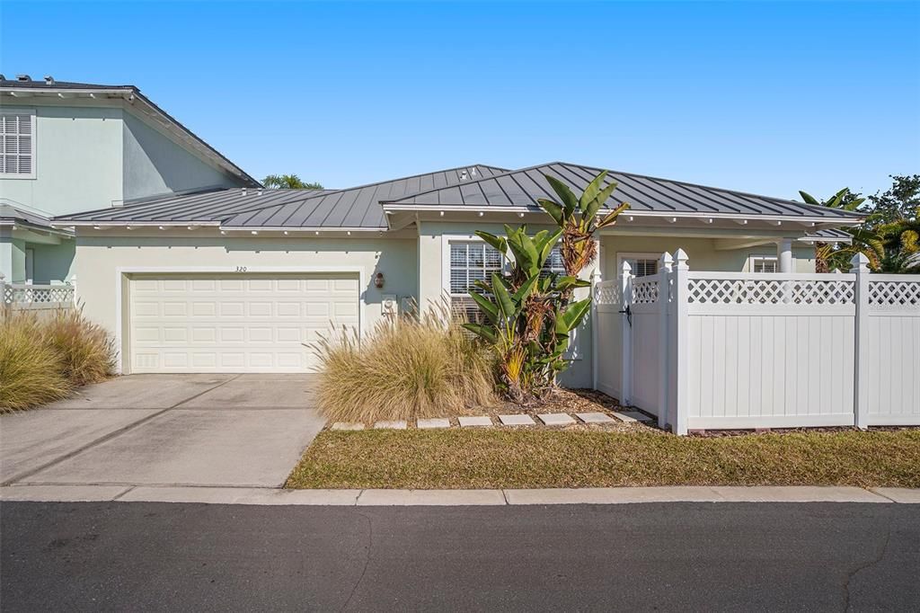 For Sale: $339,000 (3 beds, 2 baths, 1946 Square Feet)