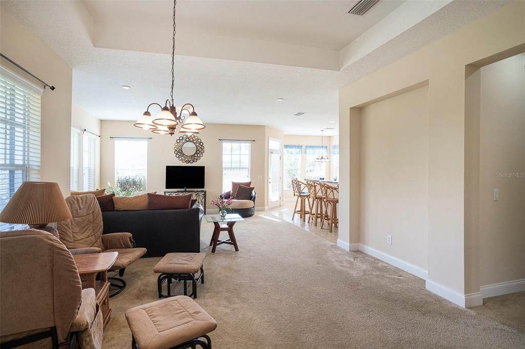 For Sale: $339,000 (3 beds, 2 baths, 1946 Square Feet)