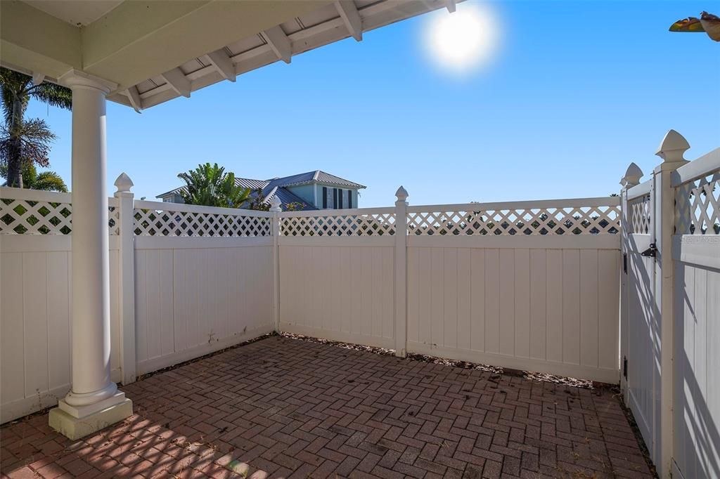 For Sale: $339,000 (3 beds, 2 baths, 1946 Square Feet)