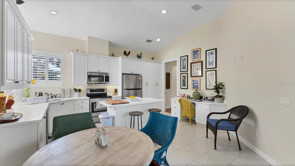 En Venta: $1,150,000 (4 camas, 3 baños, 2719 Pies cuadrados)