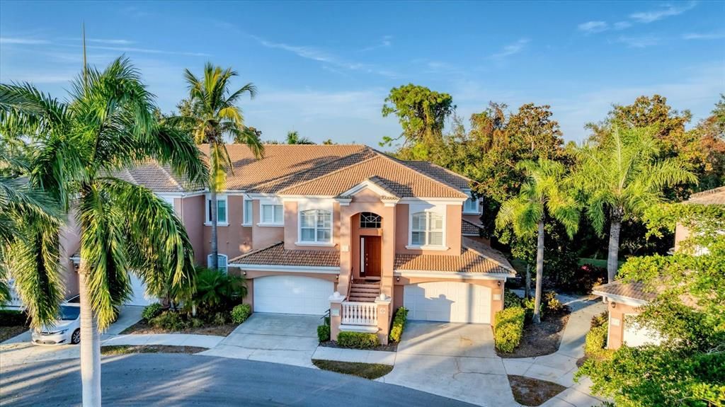 En Venta: $1,150,000 (4 camas, 3 baños, 2719 Pies cuadrados)