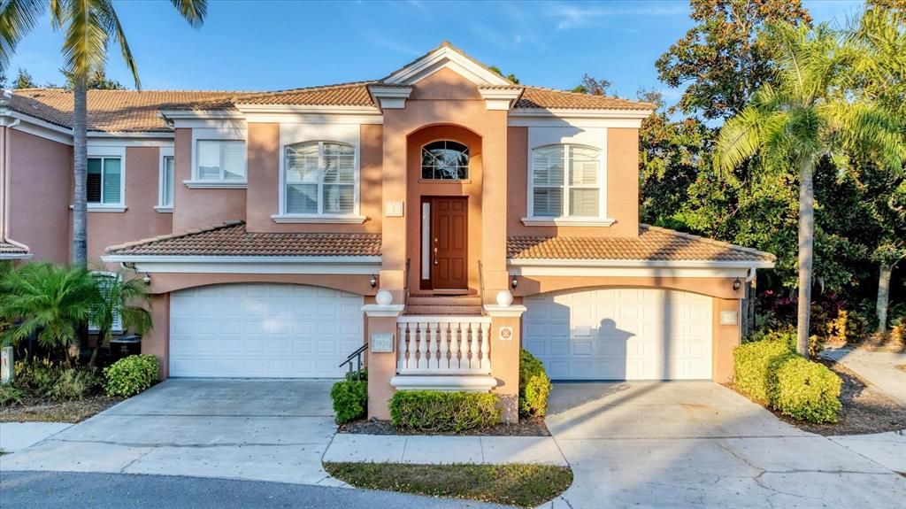 En Venta: $1,150,000 (4 camas, 3 baños, 2719 Pies cuadrados)