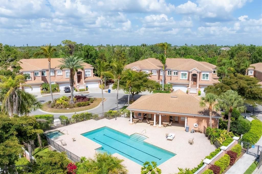 En Venta: $1,150,000 (4 camas, 3 baños, 2719 Pies cuadrados)