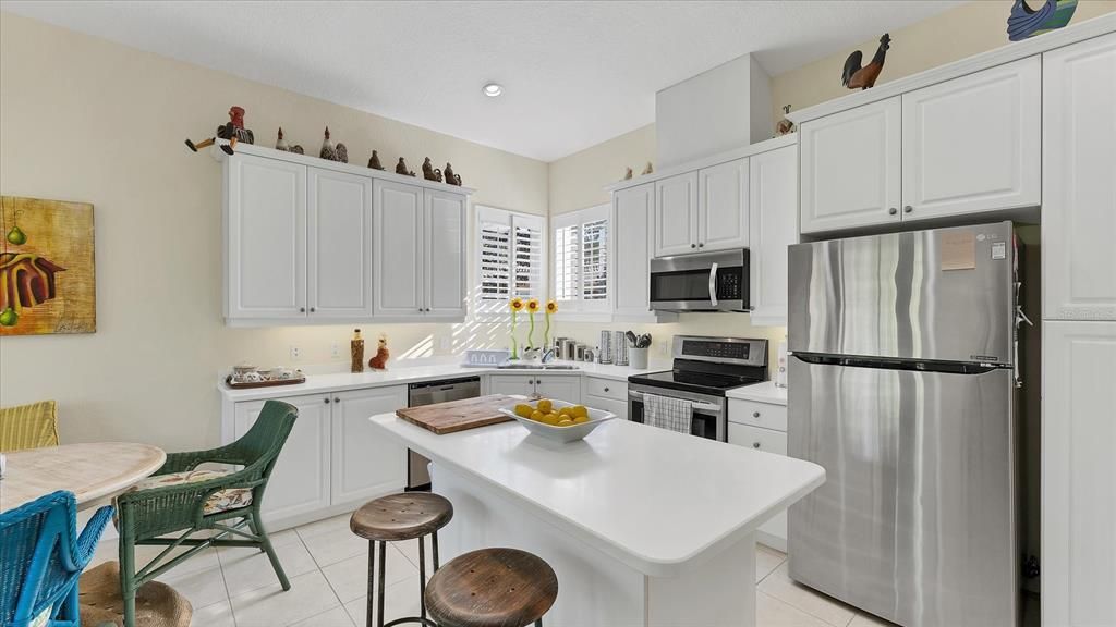 En Venta: $1,150,000 (4 camas, 3 baños, 2719 Pies cuadrados)