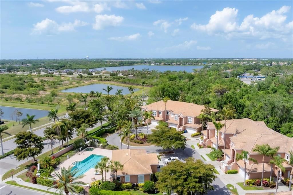 En Venta: $1,150,000 (4 camas, 3 baños, 2719 Pies cuadrados)