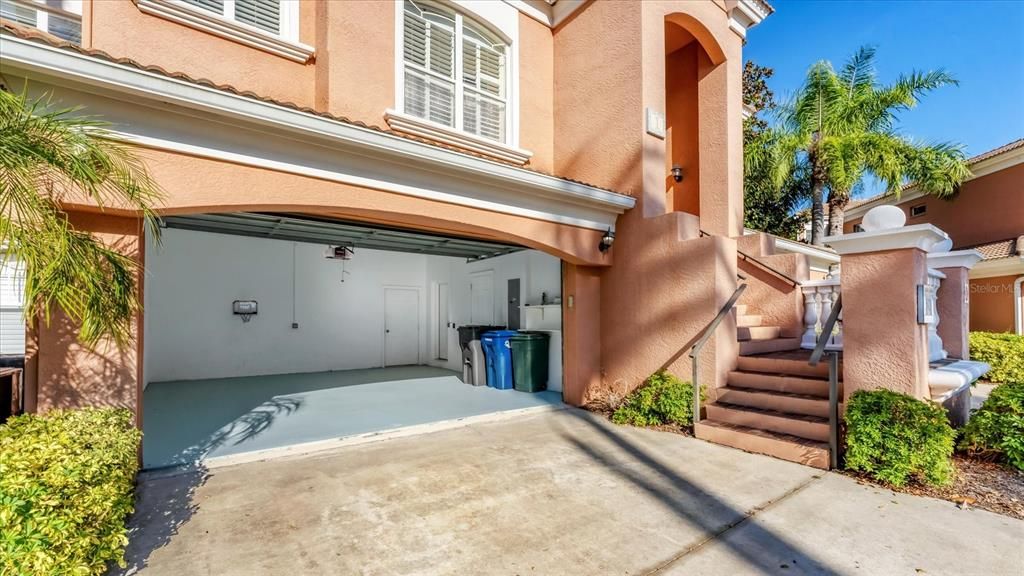 En Venta: $1,150,000 (4 camas, 3 baños, 2719 Pies cuadrados)