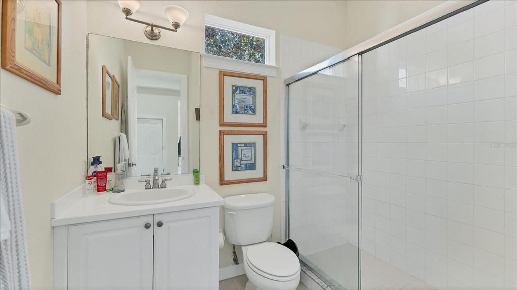 En Venta: $1,150,000 (4 camas, 3 baños, 2719 Pies cuadrados)