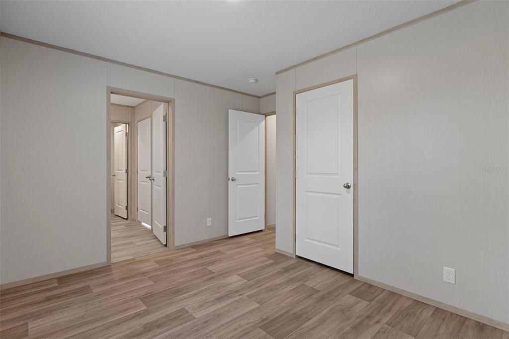 For Sale: $499,000 (5 beds, 3 baths, 2001 Square Feet)