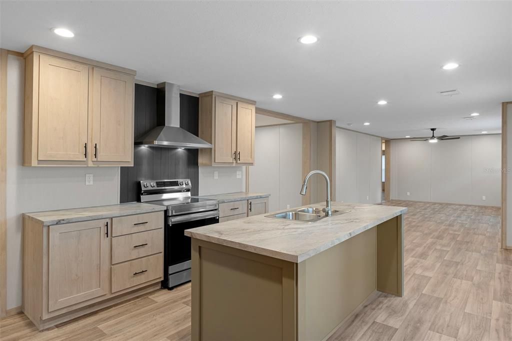 For Sale: $499,000 (5 beds, 3 baths, 2001 Square Feet)