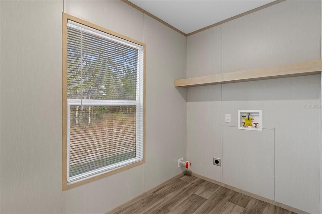 For Sale: $499,000 (5 beds, 3 baths, 2001 Square Feet)