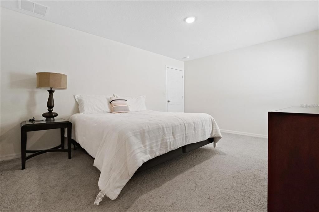 For Rent: $2,200 (4 beds, 2 baths, 1791 Square Feet)