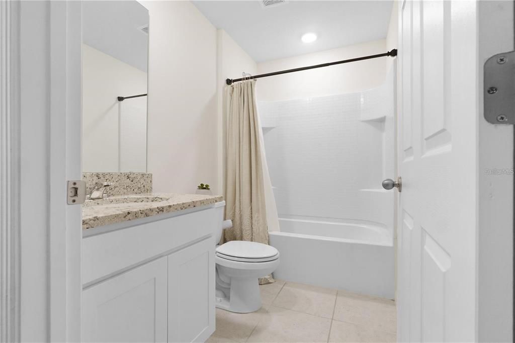 For Rent: $2,200 (4 beds, 2 baths, 1791 Square Feet)