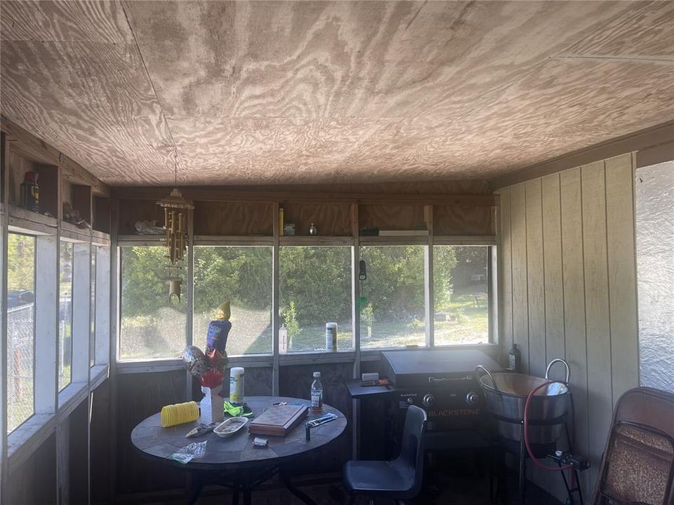 For Sale: $110,000 (2 beds, 1 baths, 776 Square Feet)