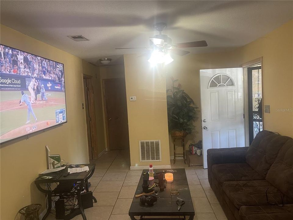 For Sale: $110,000 (2 beds, 1 baths, 776 Square Feet)