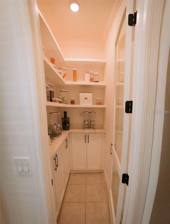 En Venta: $1,190,000 (6 camas, 5 baños, 4305 Pies cuadrados)