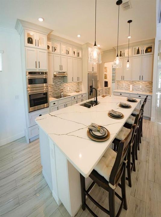 En Venta: $1,190,000 (6 camas, 5 baños, 4305 Pies cuadrados)