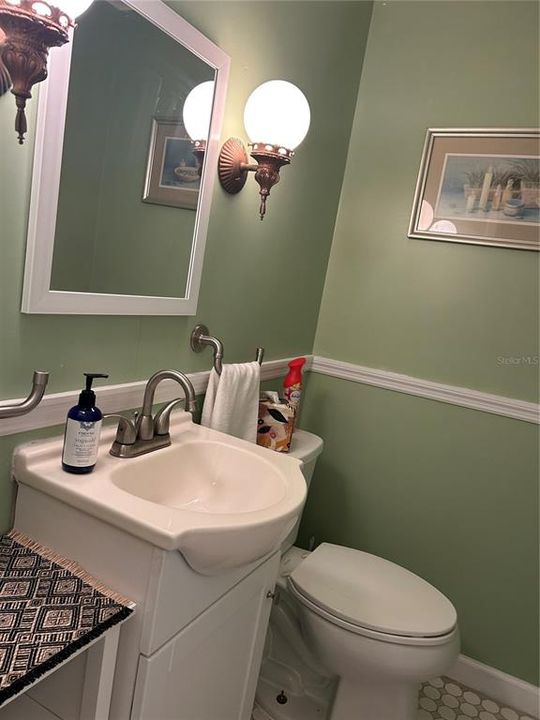 For Sale: $195,000 (2 beds, 2 baths, 1175 Square Feet)