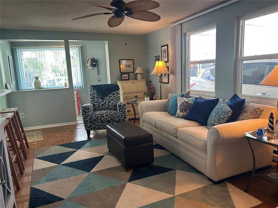 For Sale: $195,000 (2 beds, 2 baths, 1175 Square Feet)