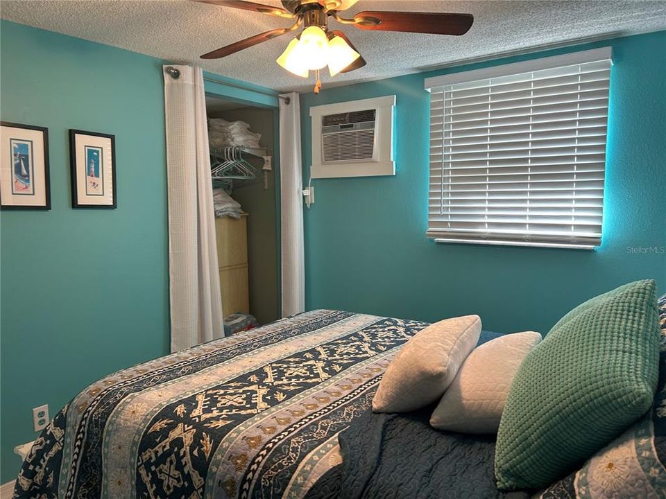 For Sale: $195,000 (2 beds, 2 baths, 1175 Square Feet)