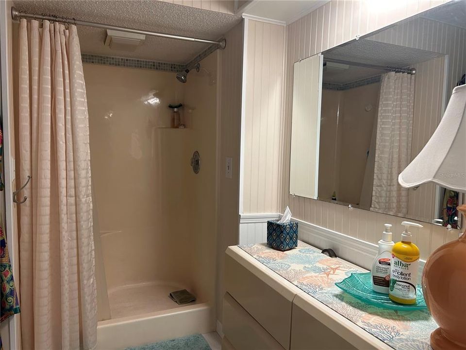 For Sale: $195,000 (2 beds, 2 baths, 1175 Square Feet)