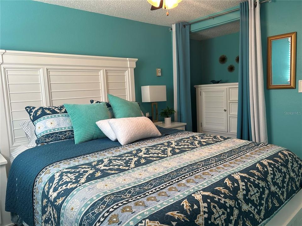 For Sale: $195,000 (2 beds, 2 baths, 1175 Square Feet)