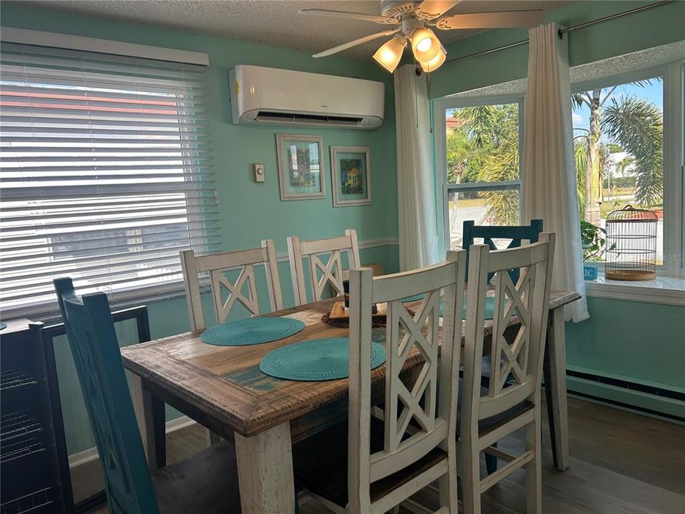 For Sale: $195,000 (2 beds, 2 baths, 1175 Square Feet)