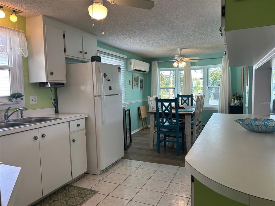 For Sale: $195,000 (2 beds, 2 baths, 1175 Square Feet)