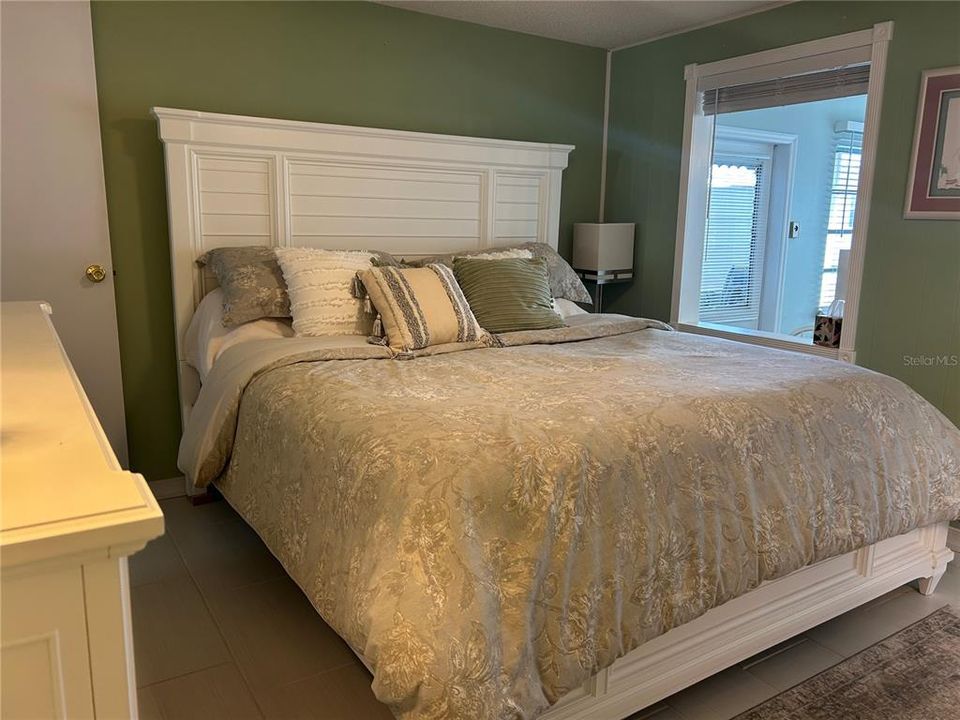 For Sale: $195,000 (2 beds, 2 baths, 1175 Square Feet)