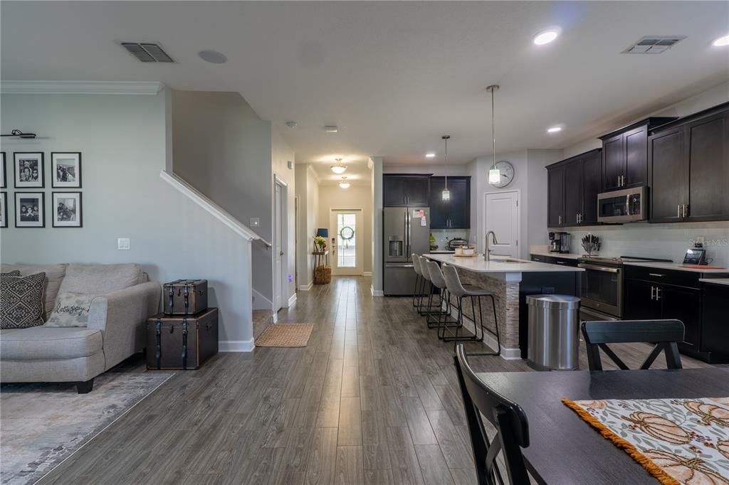 На продажу: $590,000 (5 спален, 3 ванн, 2461 Квадратных фут)