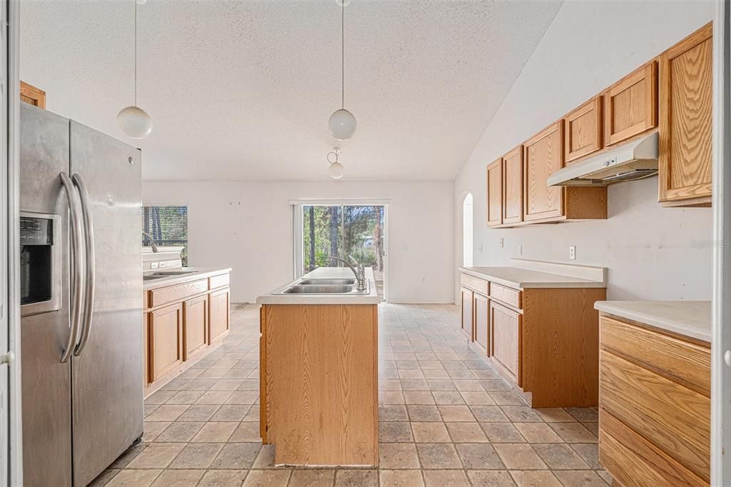 For Sale: $269,950 (3 beds, 2 baths, 2027 Square Feet)