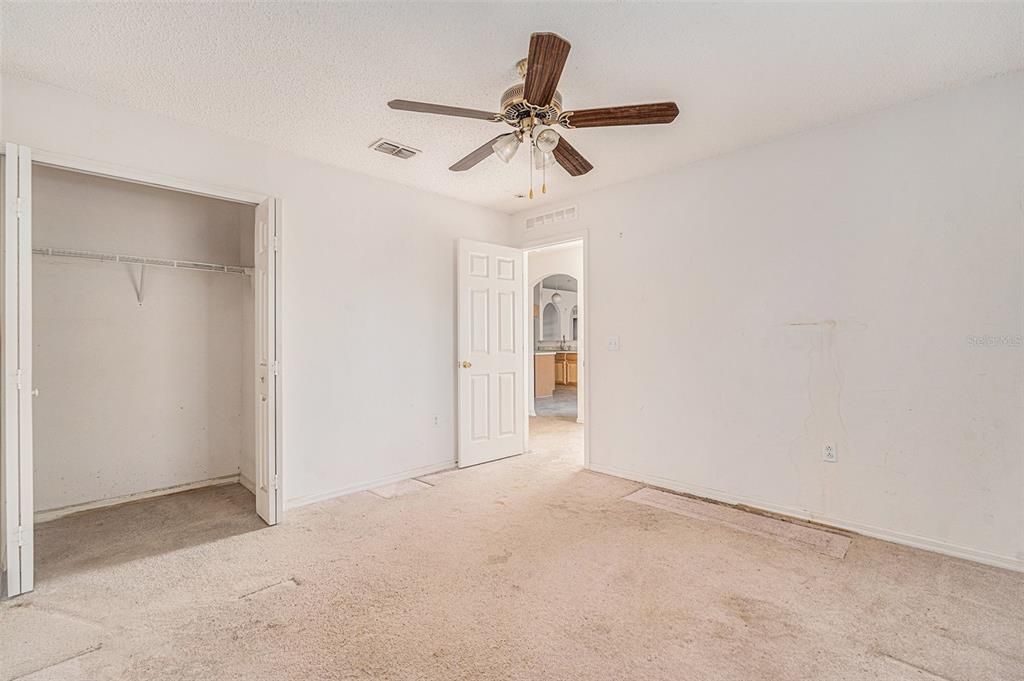 For Sale: $269,950 (3 beds, 2 baths, 2027 Square Feet)