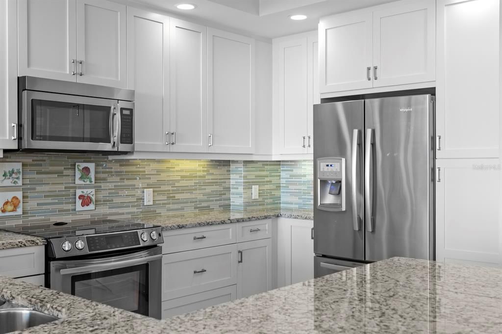 For Sale: $995,000 (2 beds, 2 baths, 1711 Square Feet)