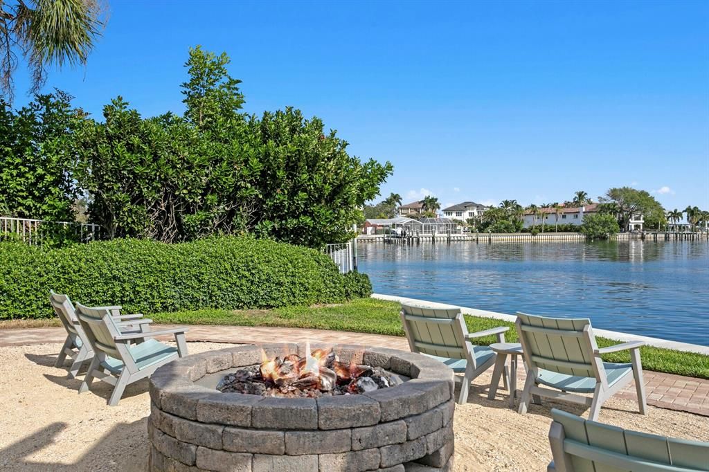 For Sale: $995,000 (2 beds, 2 baths, 1711 Square Feet)