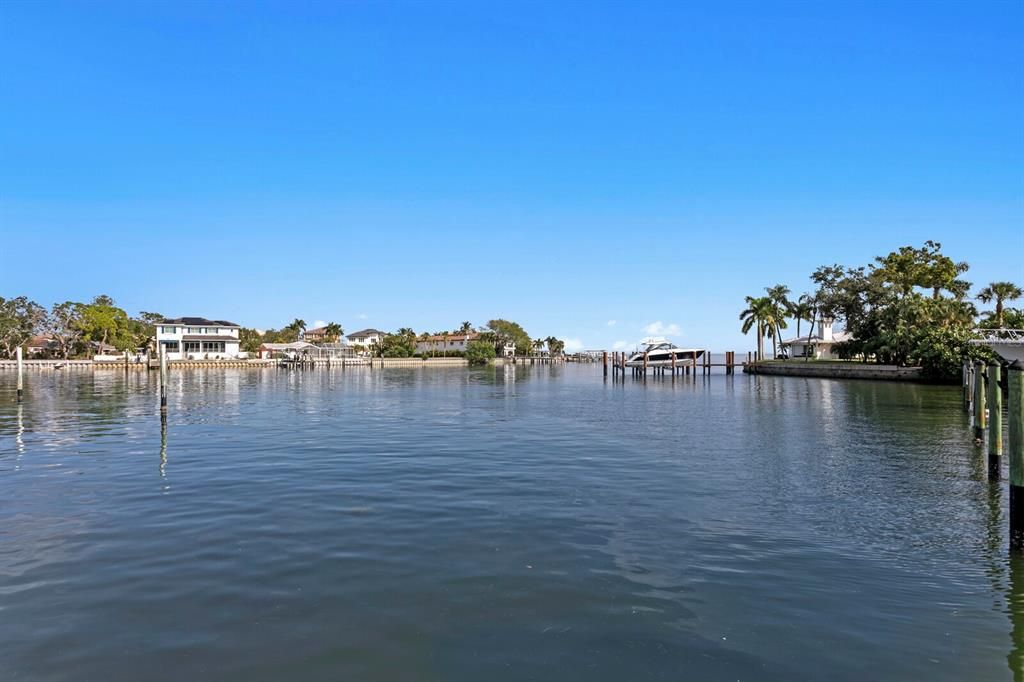 For Sale: $995,000 (2 beds, 2 baths, 1711 Square Feet)