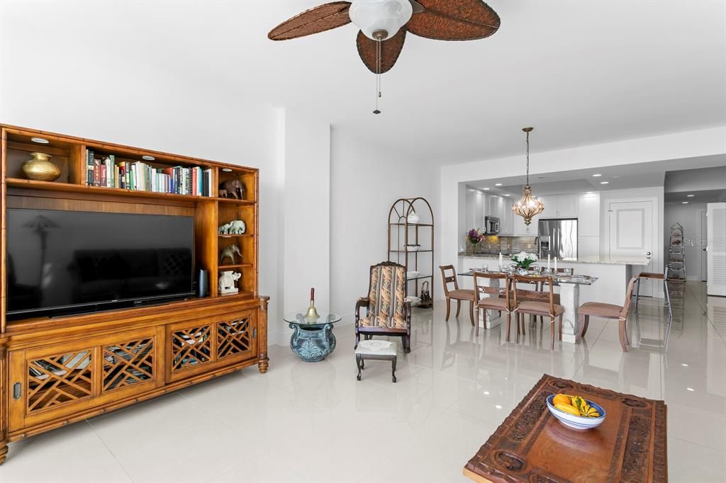 For Sale: $995,000 (2 beds, 2 baths, 1711 Square Feet)