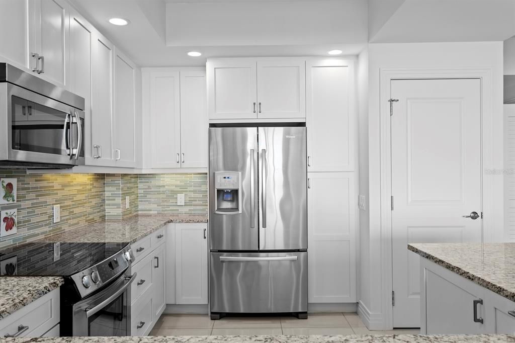 For Sale: $995,000 (2 beds, 2 baths, 1711 Square Feet)