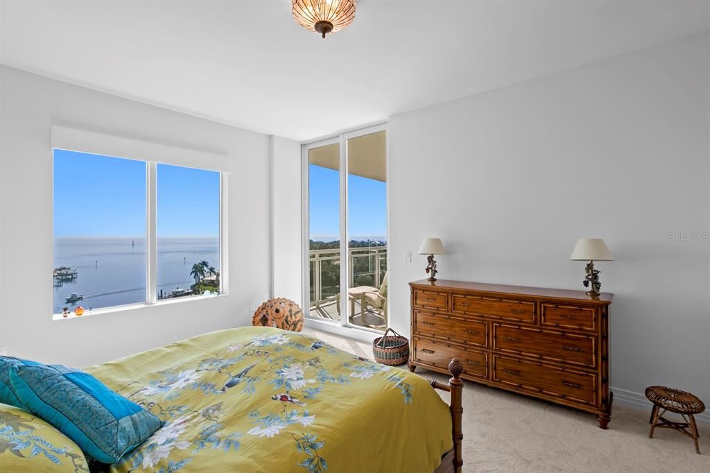 For Sale: $995,000 (2 beds, 2 baths, 1711 Square Feet)