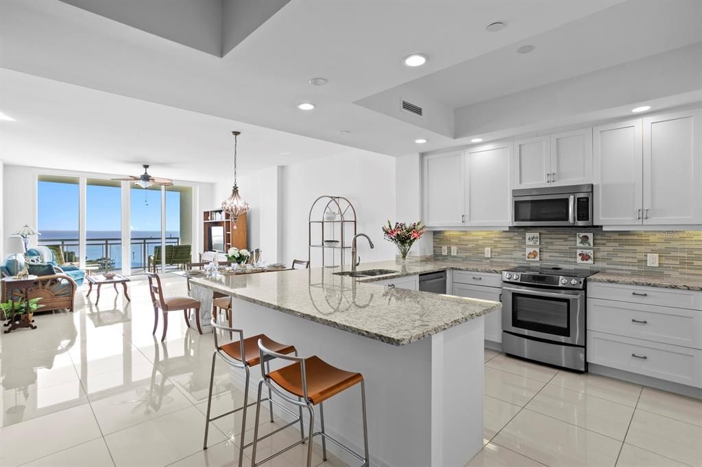 For Sale: $995,000 (2 beds, 2 baths, 1711 Square Feet)