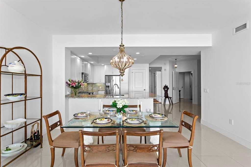 For Sale: $995,000 (2 beds, 2 baths, 1711 Square Feet)