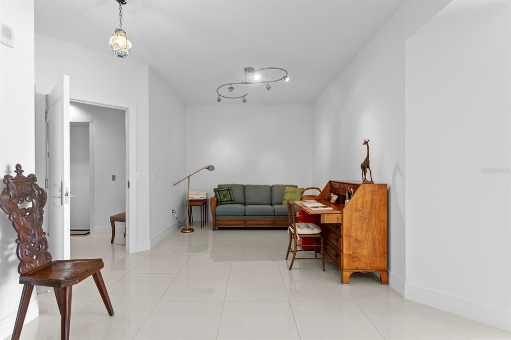 For Sale: $995,000 (2 beds, 2 baths, 1711 Square Feet)