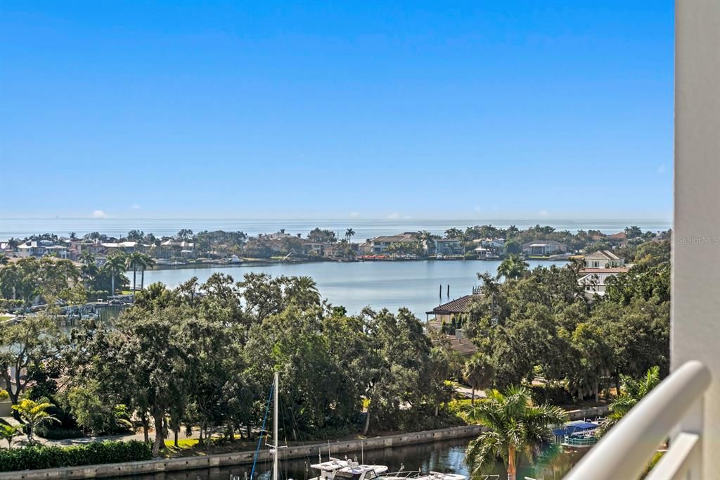 For Sale: $995,000 (2 beds, 2 baths, 1711 Square Feet)