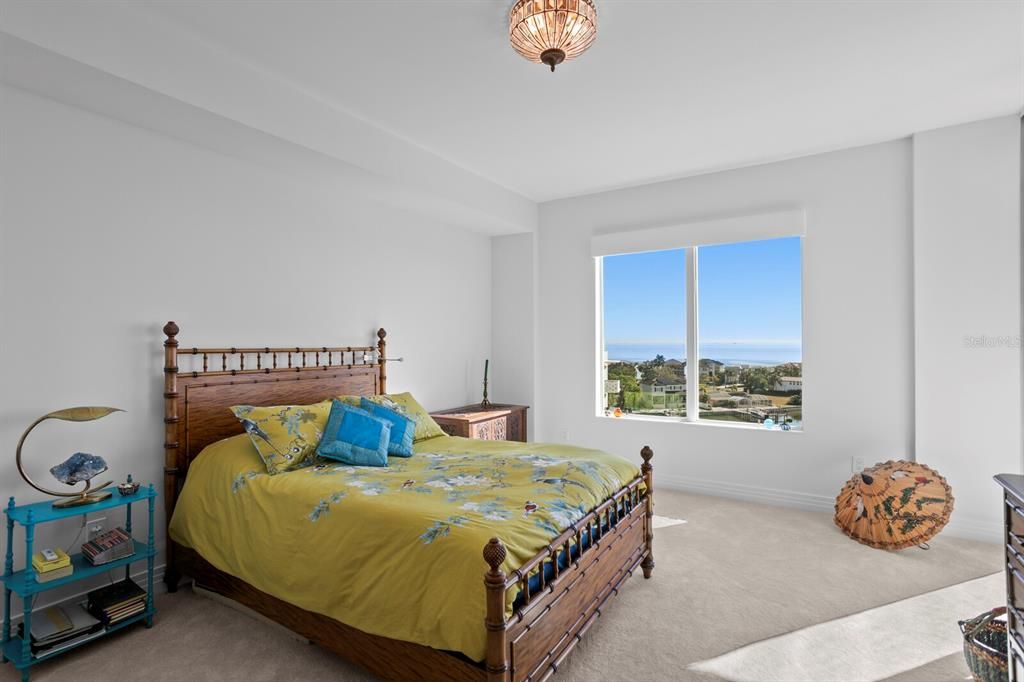 For Sale: $995,000 (2 beds, 2 baths, 1711 Square Feet)