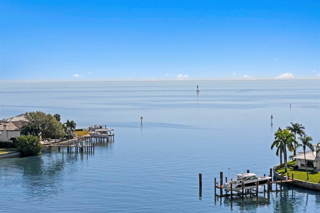 For Sale: $995,000 (2 beds, 2 baths, 1711 Square Feet)